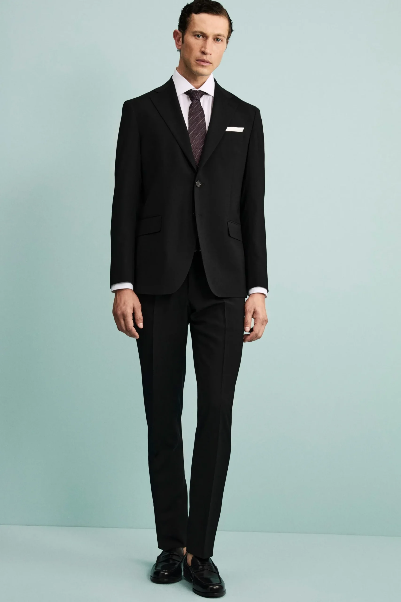 Abito in Lana Vergine Slim Fit con Revers Classico - NERO