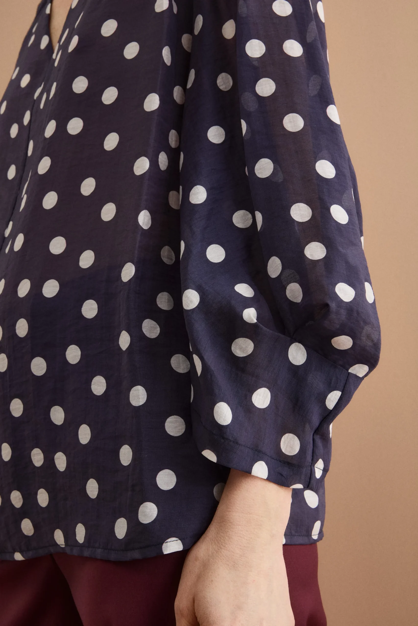 Blusa Over a Pois con Scollo a V - FANT. BLU