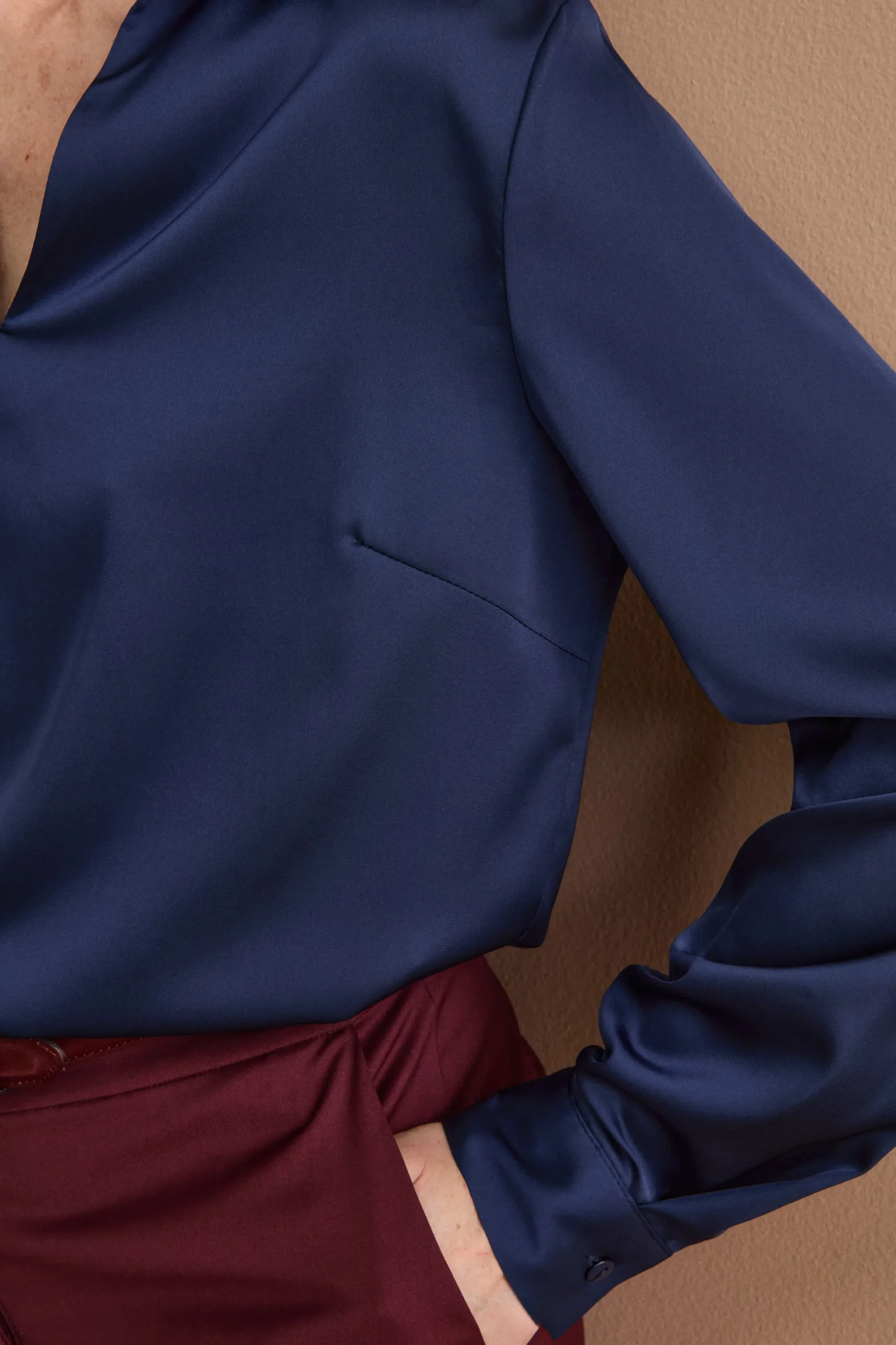 Blusa Over Elegante con Collo a Camicia - BLU