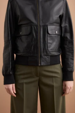 Bomber in Pelle con Tasche - NERO