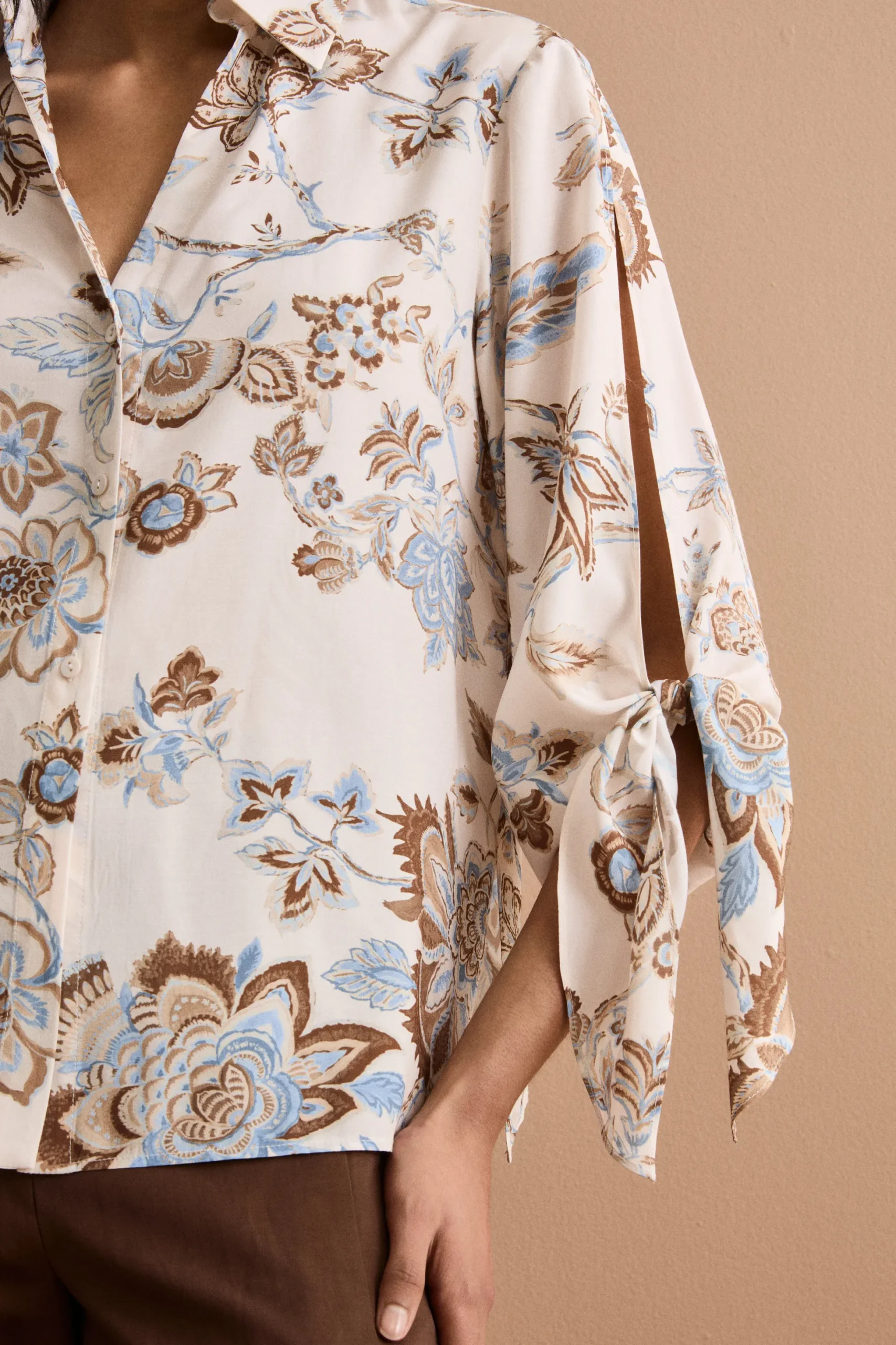 Camicia Habotai da Cerimonia con Fiocco - FANT. MARRONE
