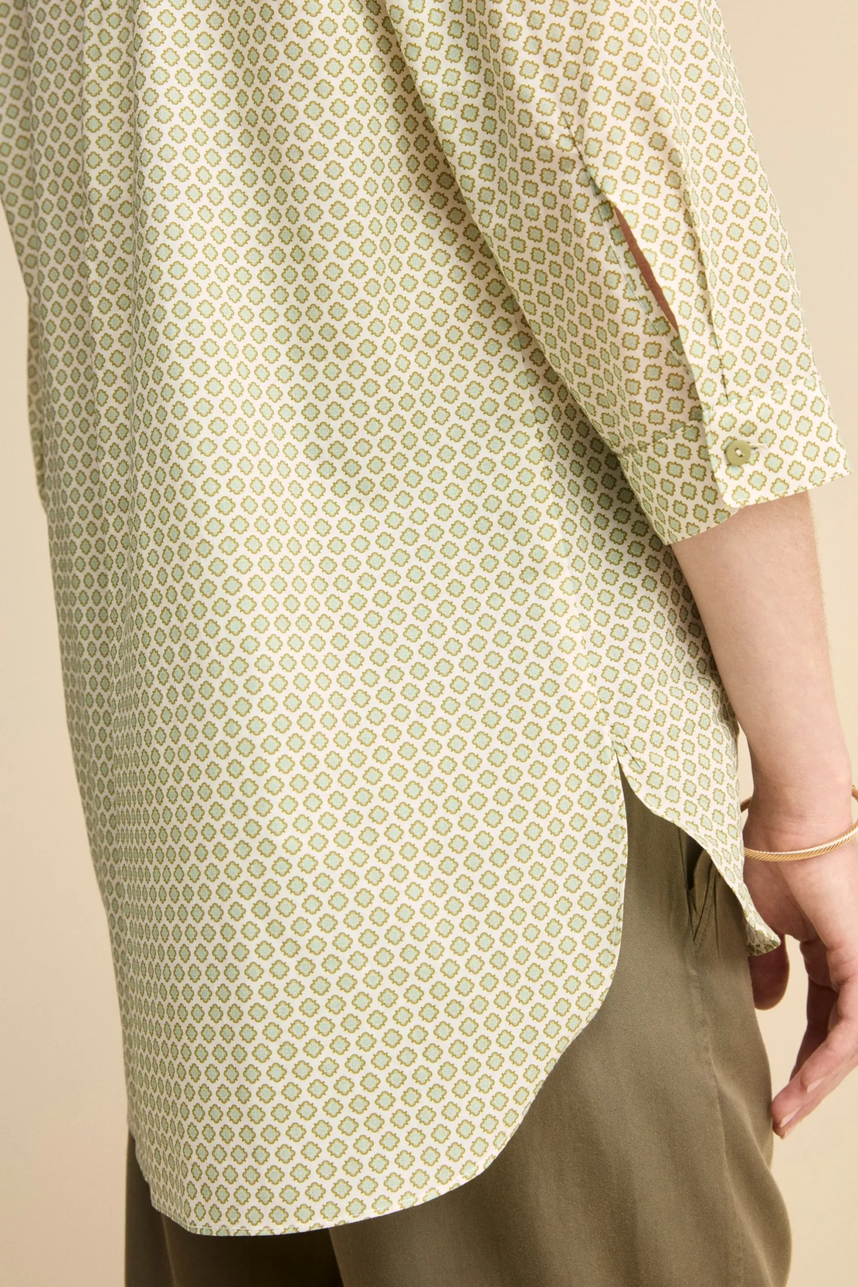 Camicia Over Coreana con Scollo a V - FANT. VERDE