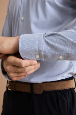 Camicia Slim Fit in Tessuto Tecnico con Colletto Classico - FANT. BLU