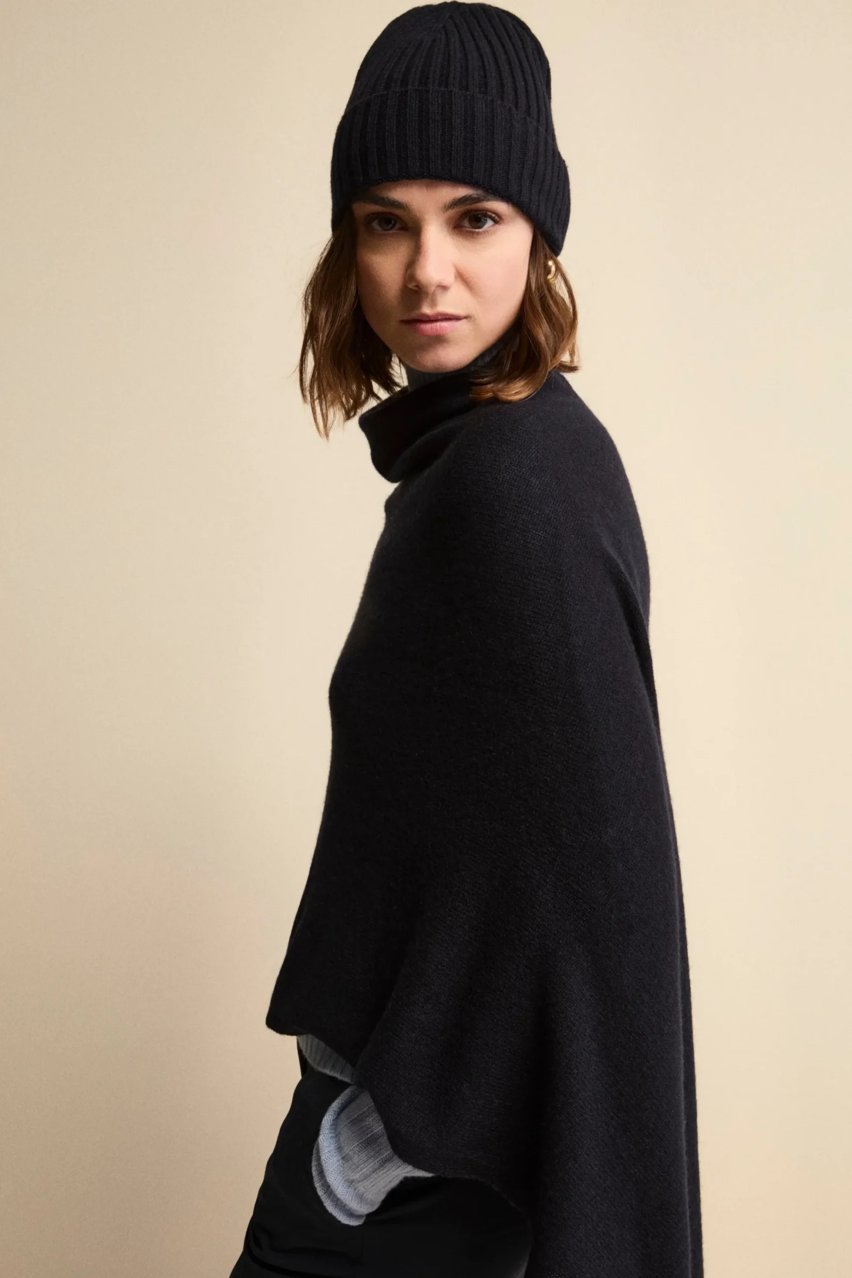 Cappello in cashmere a coste - BLU MARINE