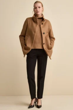 Cappotto Corto Foderato con Collo Alto - CUOIO
