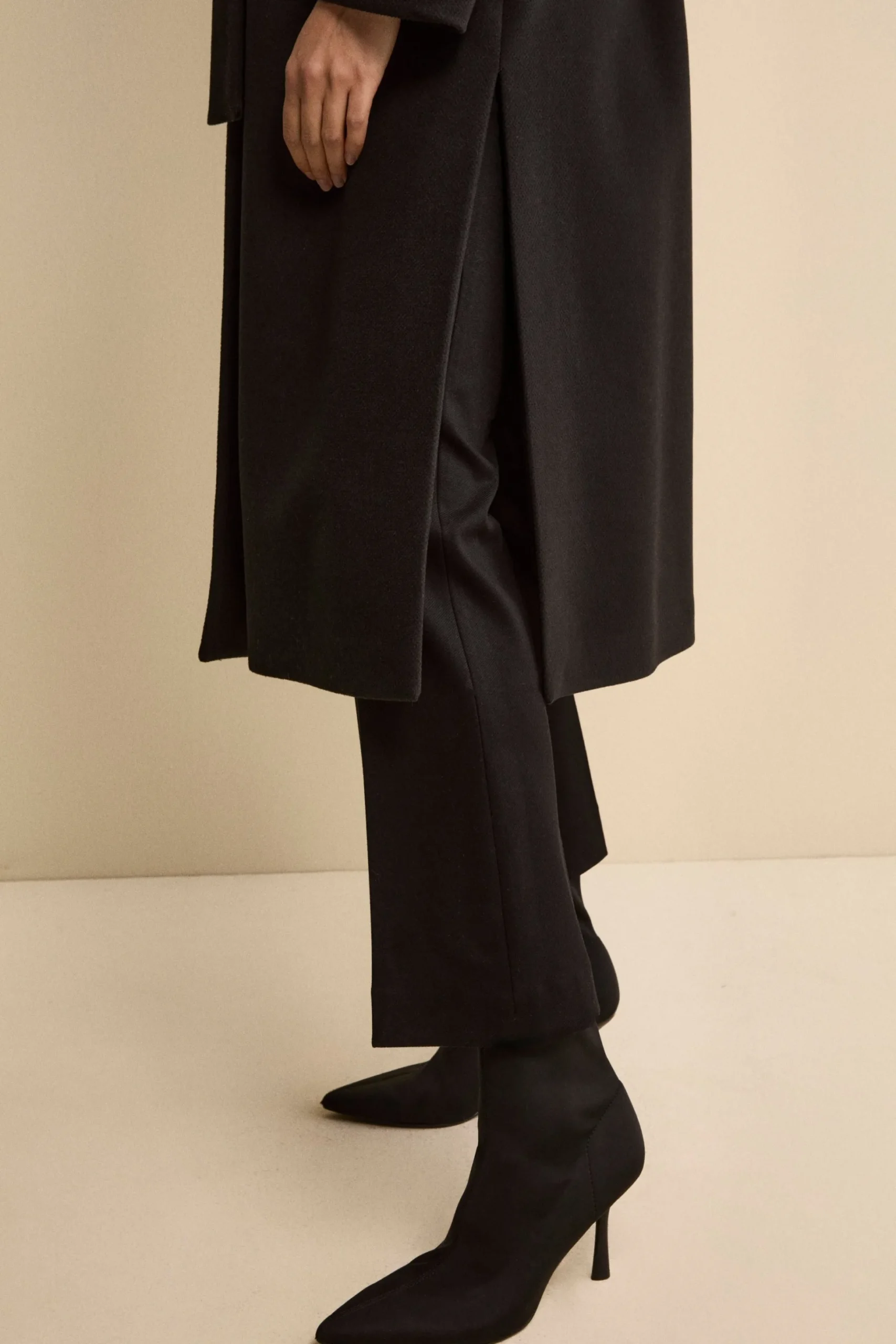 Cappotto Lungo con Cintura e Cappuccio - NERO