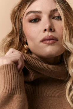 Dolcevita Over in Cashmere - CAMMELLO