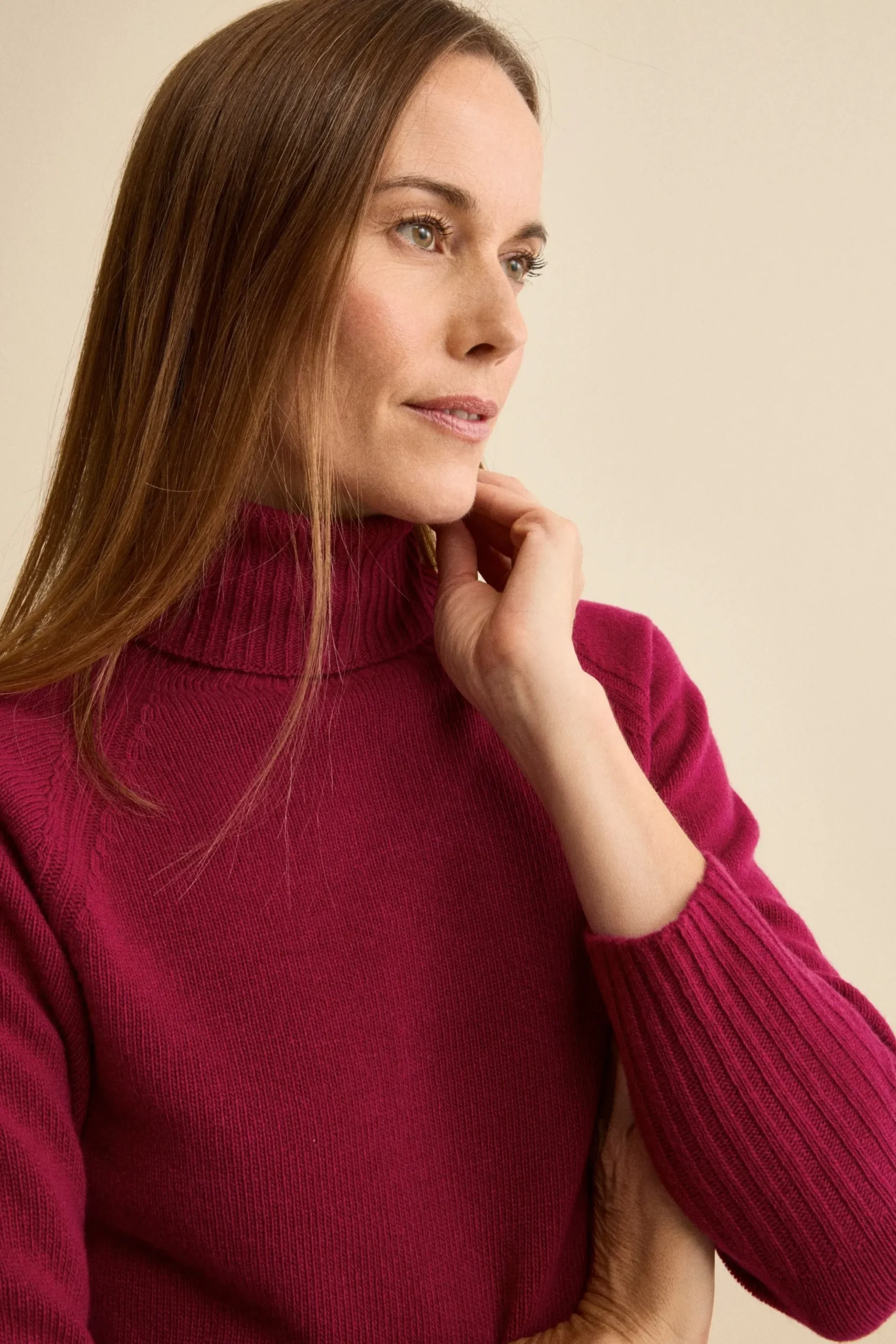 Dolcevita Raglan in Lana e Cashmere con Collo a Coste - CILIEGIA