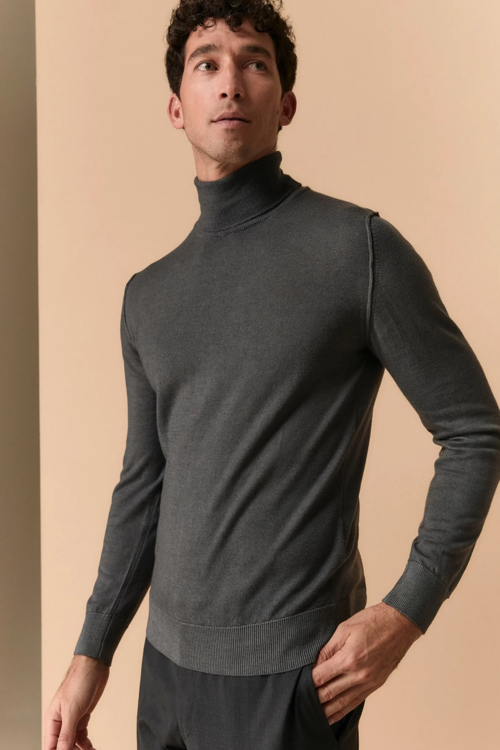 Dolcevita Uomo in Lana Merino - FUMO