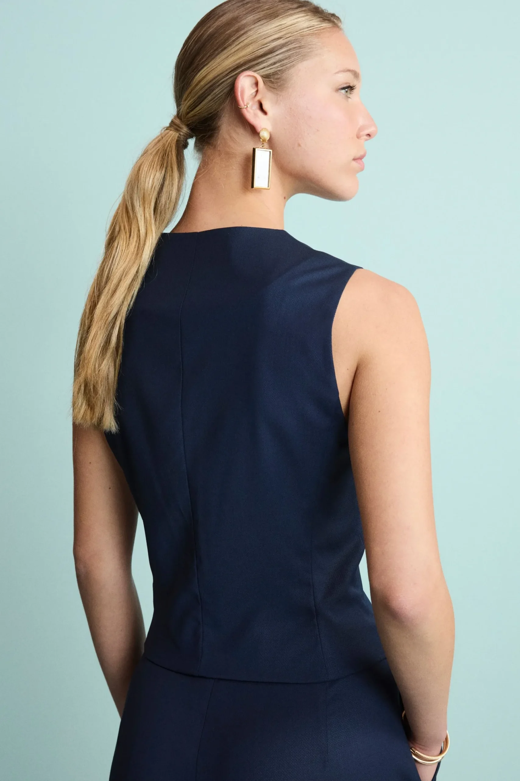 Gilet Elegante in Lana Vergine con Bottoni - BLU