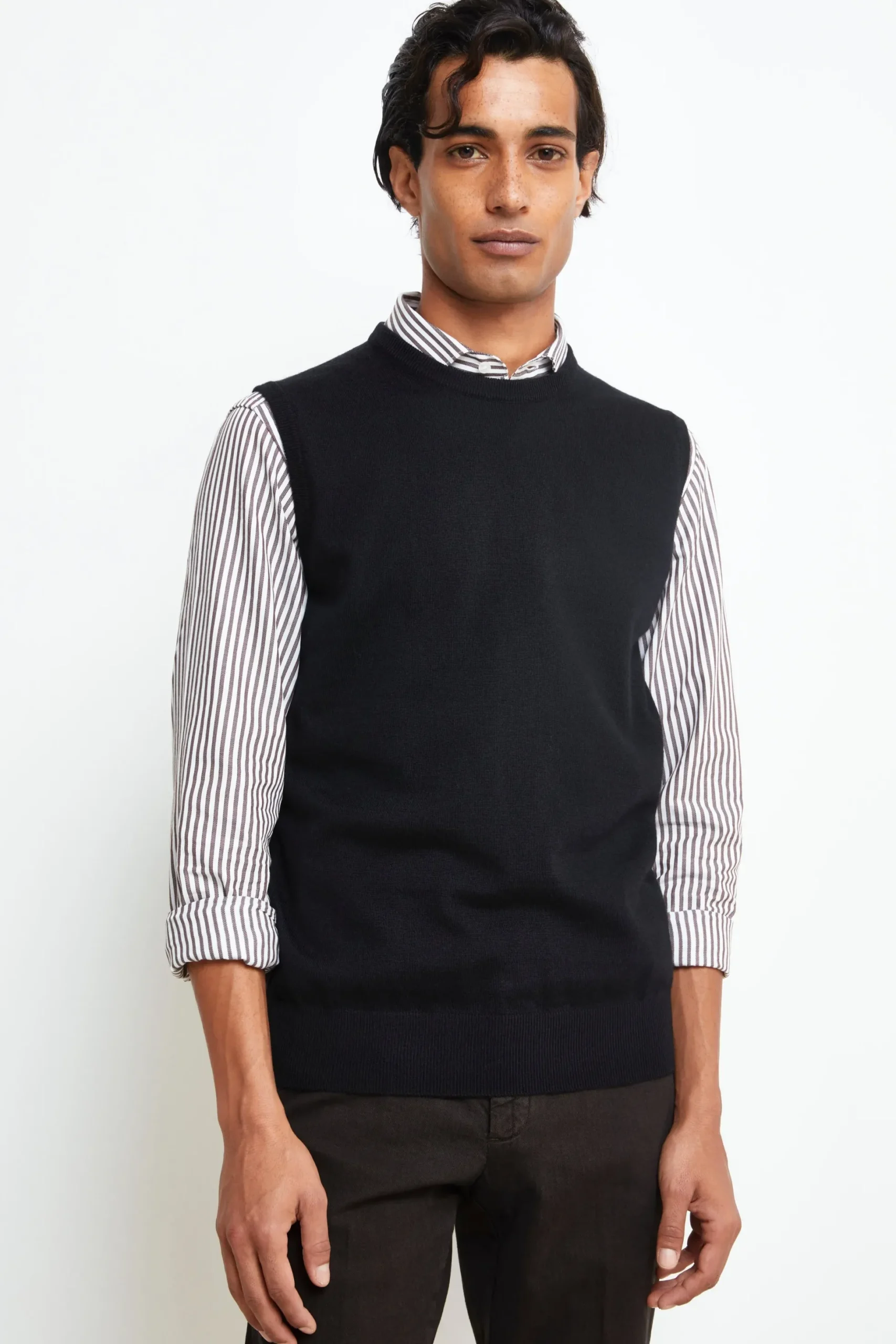 Gilet Girocollo in Lana Merino - NERO