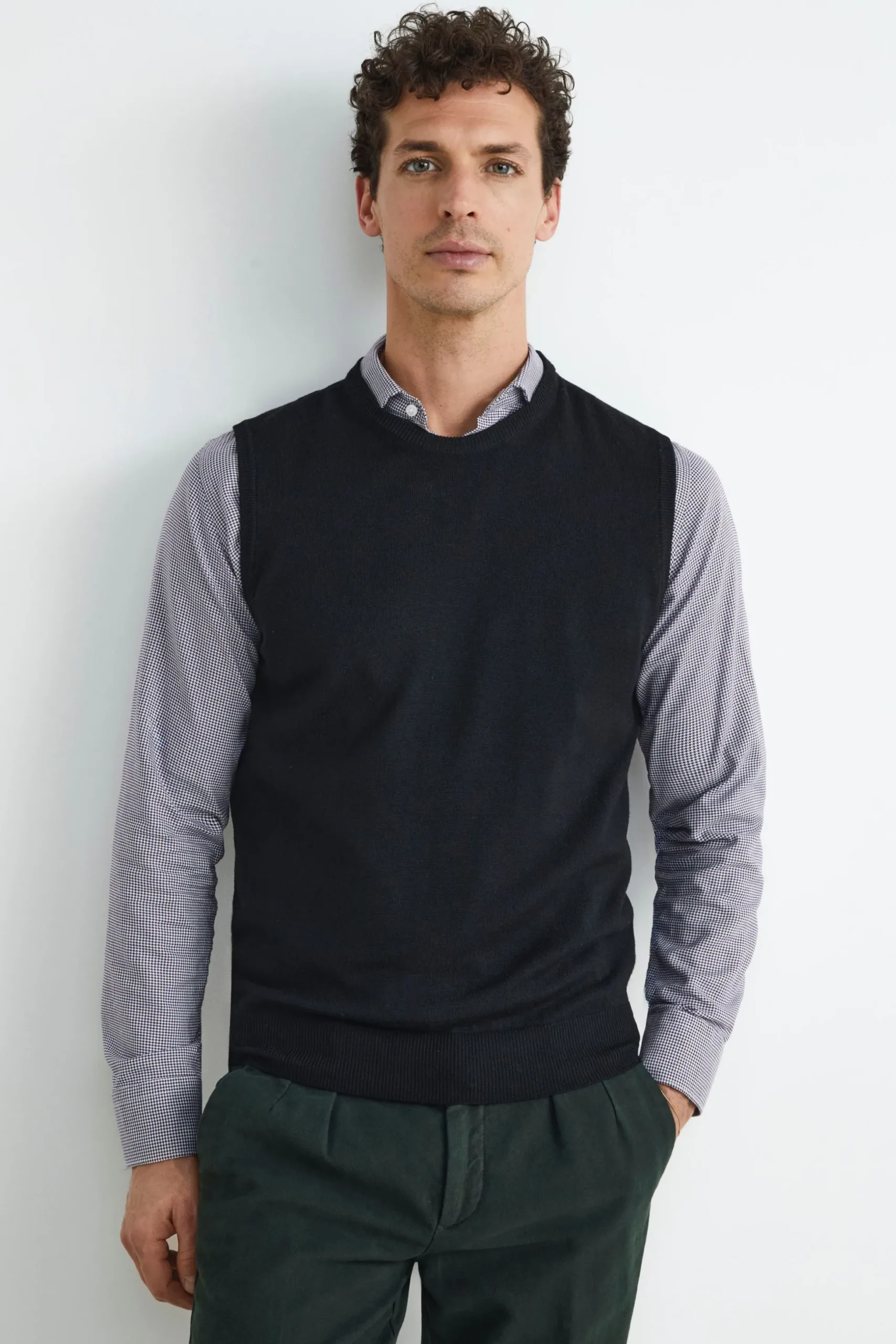 Gilet girocollo in lana - NERO