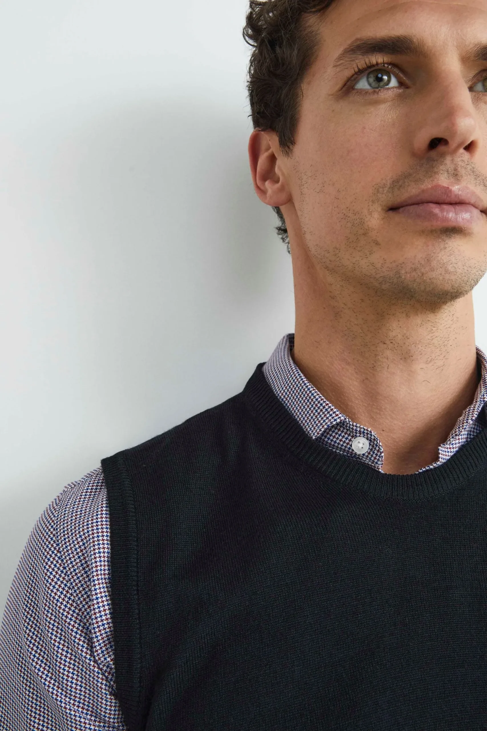 Gilet girocollo in lana - NERO