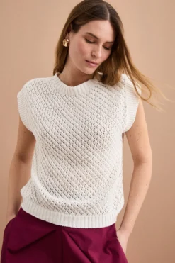Gilet Over Traforato con Scollo Barchetta - BIANCO