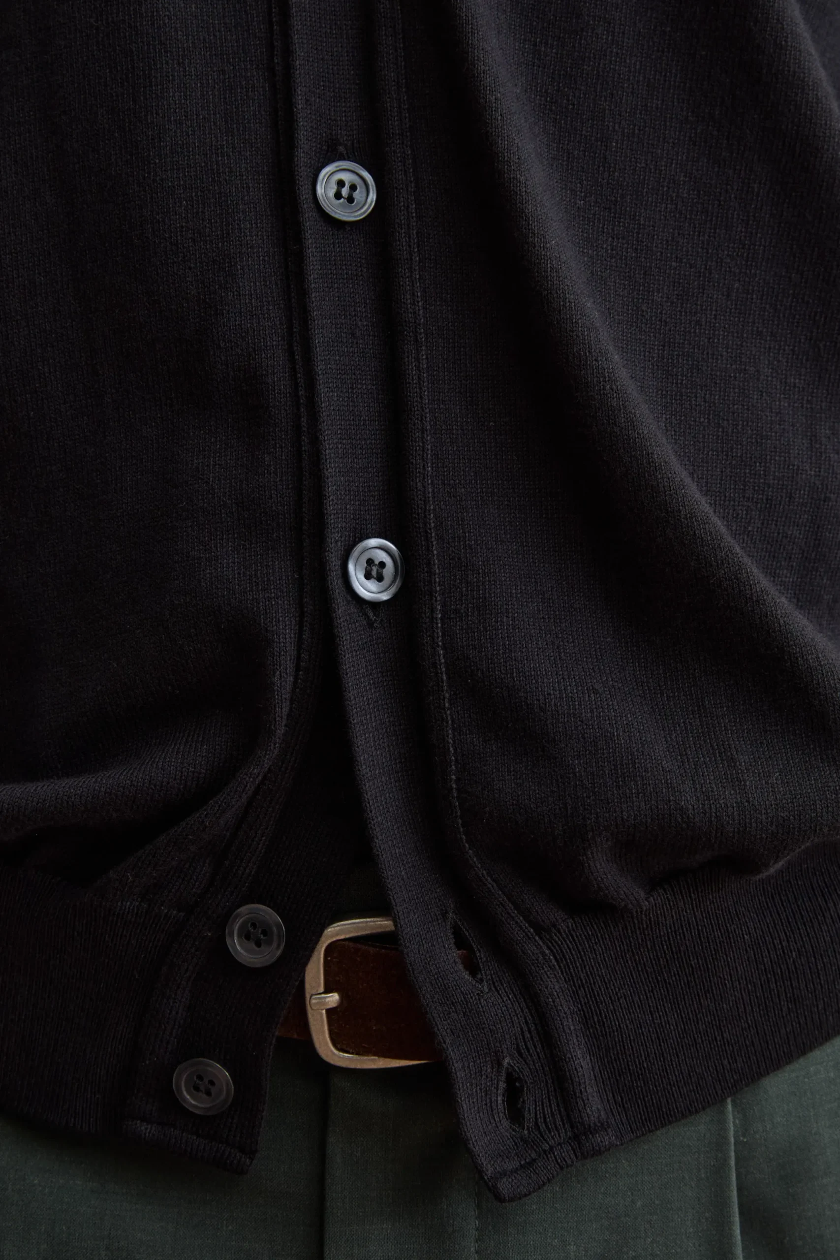 Gilet Scollo a V con Bottoni in Cotone - NERO