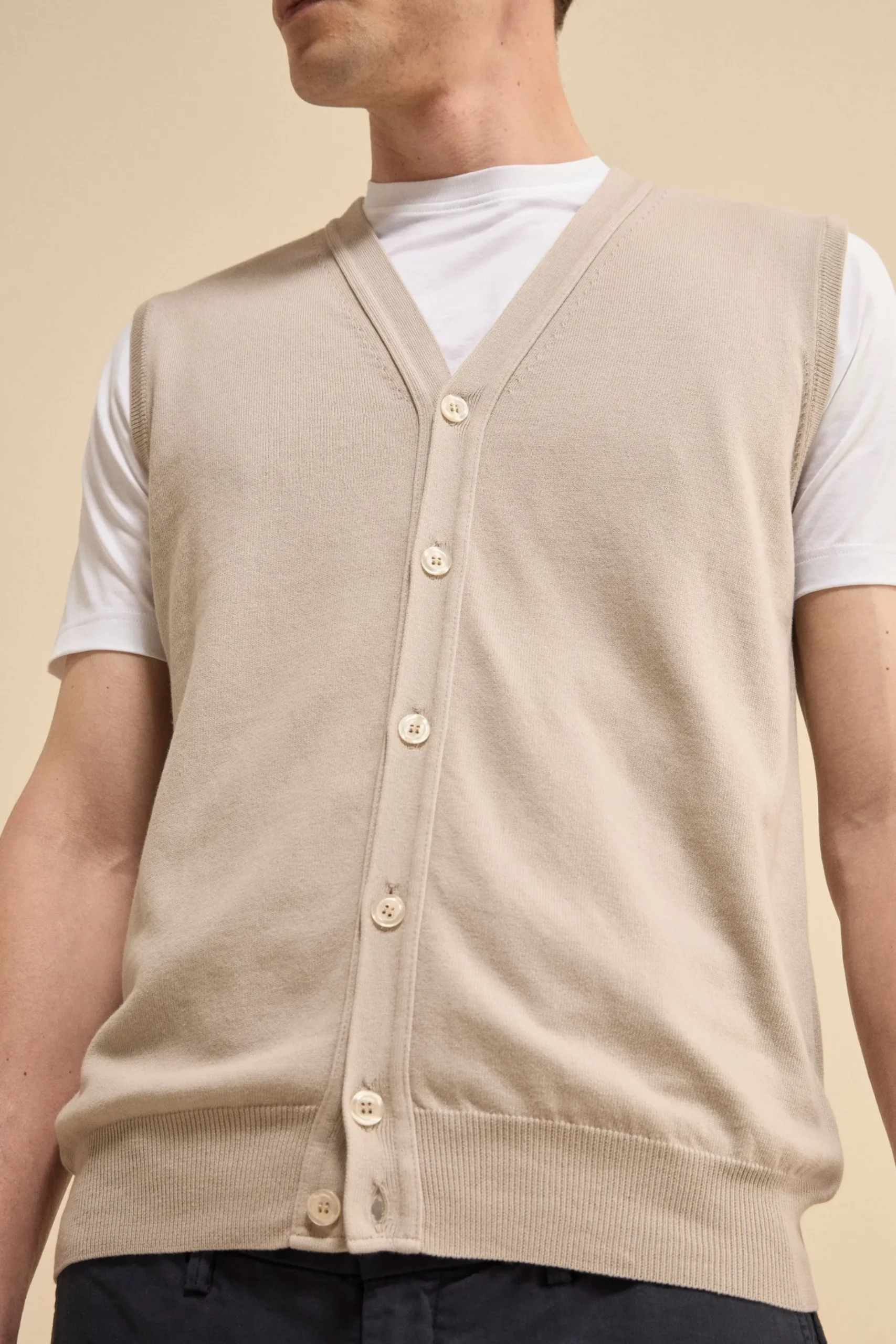 Gilet Scollo a V con Bottoni in Cotone - SABBIA