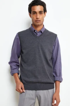 Gilet Scollo a V in Lana Merino - ANTRACITE