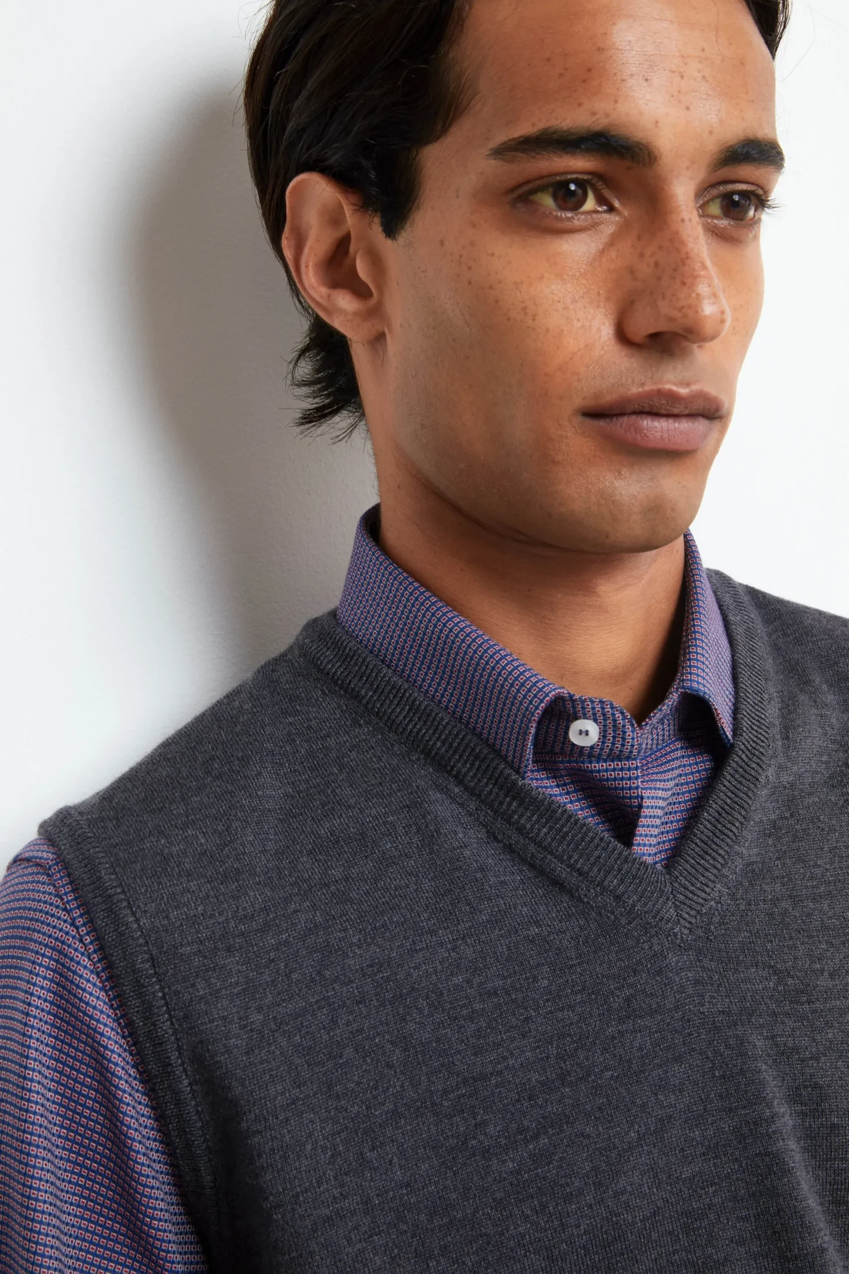 Gilet Scollo a V in Lana Merino - ANTRACITE