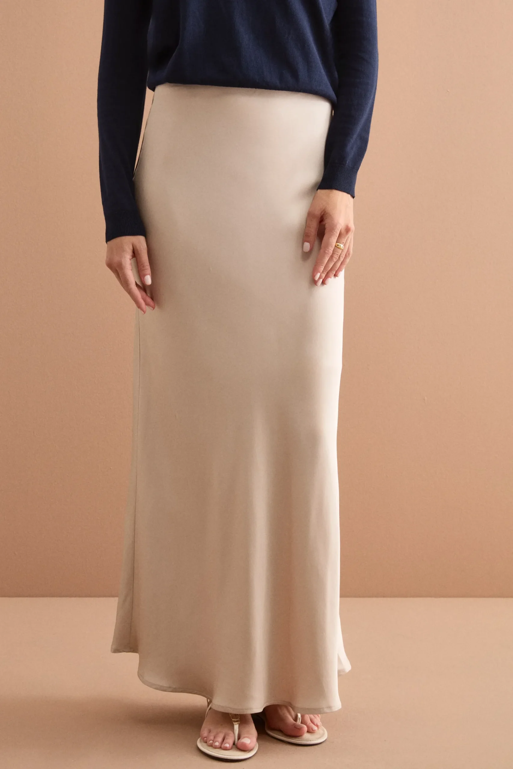 Gonna Lunga Elegante in Raso - GESSO