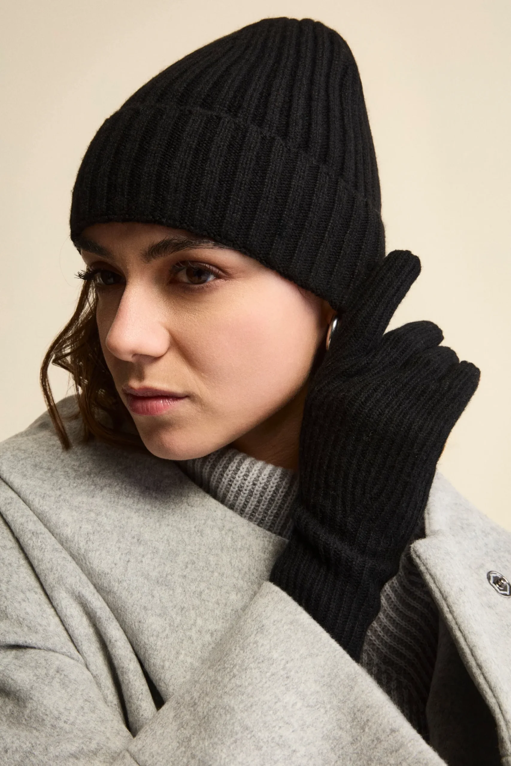 Guanto a Coste in Lana e Cashmere - NERO