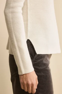 Maglia con Spacchi in Lana Merino - ECRU