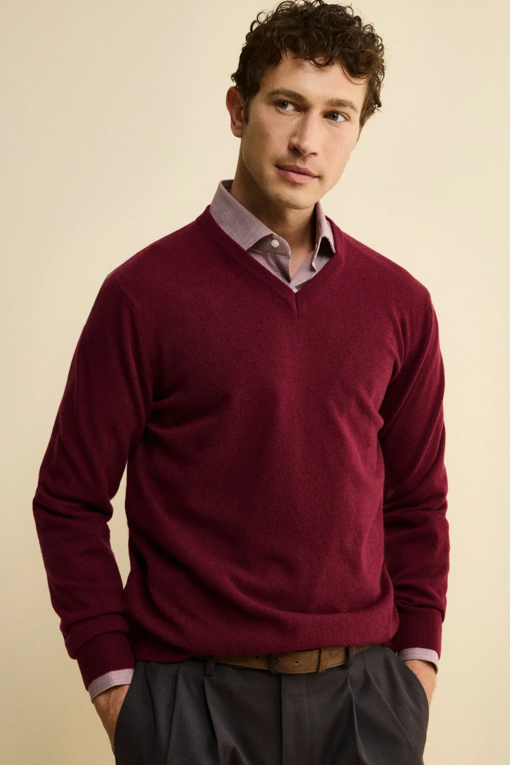 Maglia in lana con scollo a V - CILIEGIA