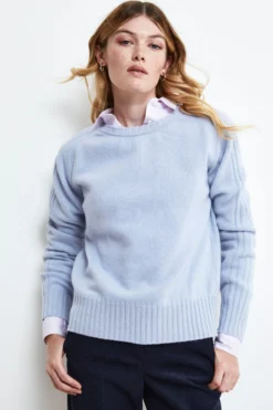 Maglia in lana e cashmere con scollo a barca - AZZURRO