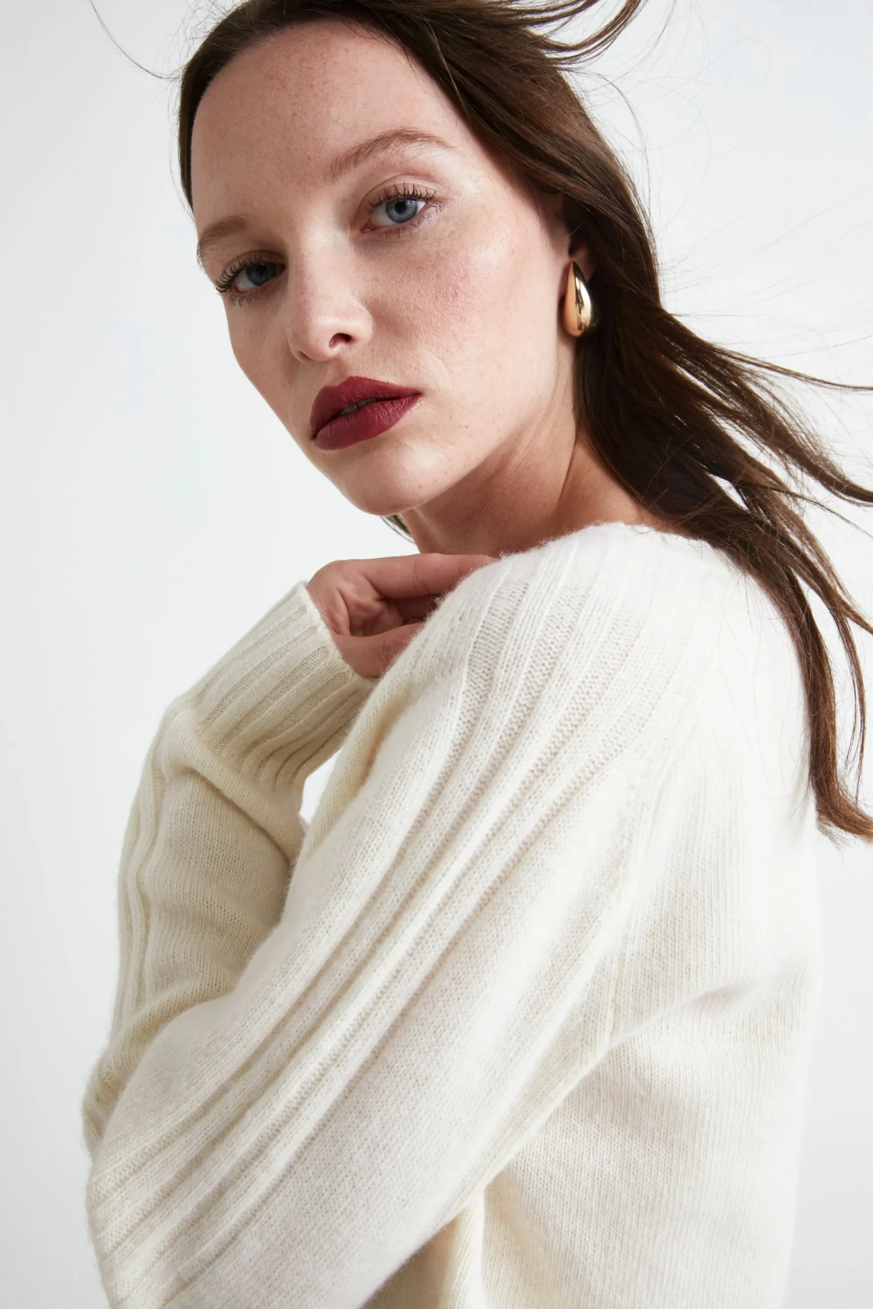 Maglia in lana e cashmere con scollo a barca - LATTE