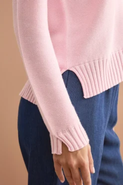 Maglia Scollo a V con Dettagli a Costine - ROSA