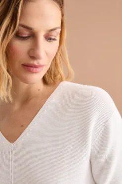 Maglia Scollo a V con Dettagli a Costine - BIANCO