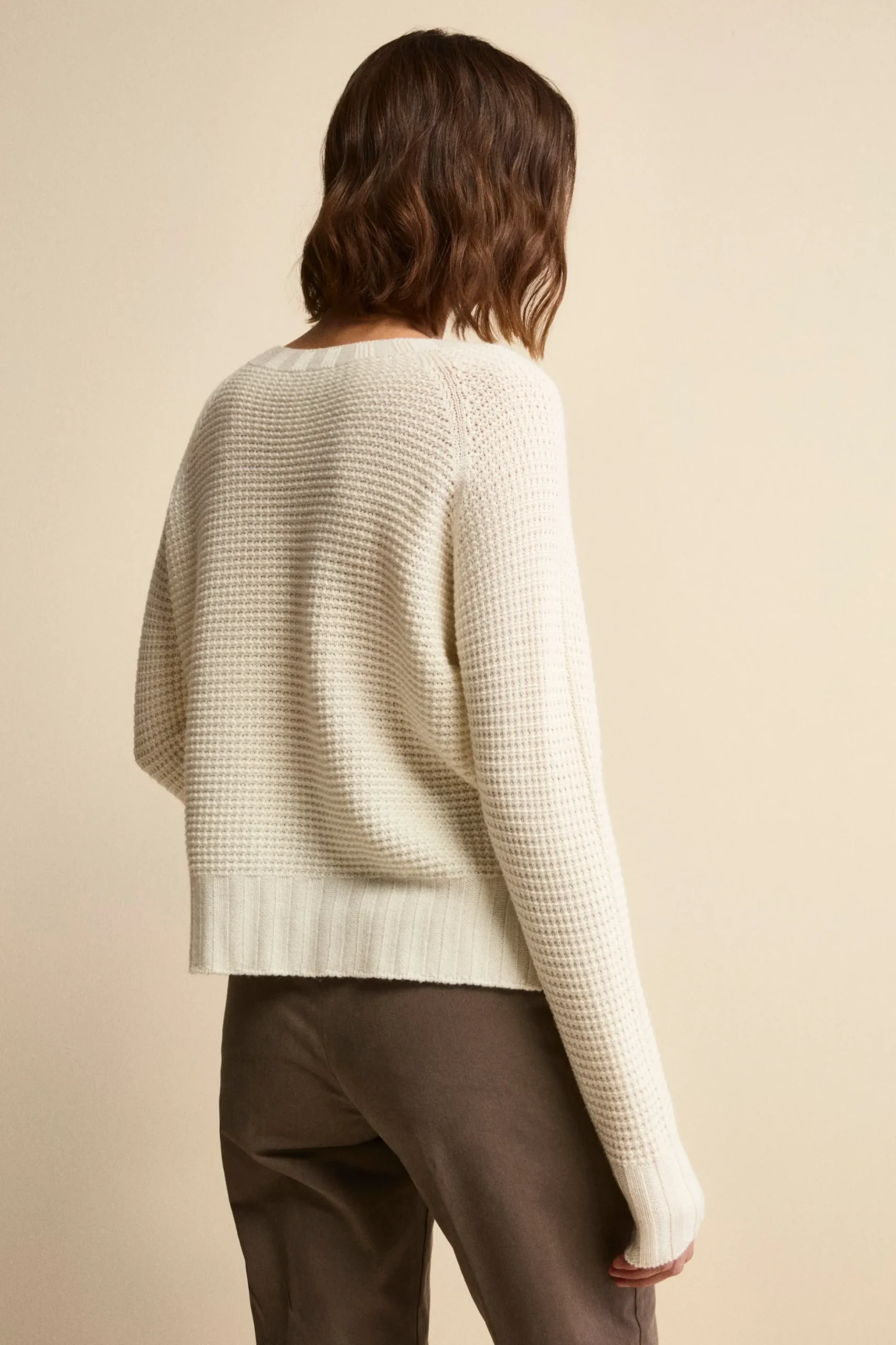 Maglia Scollo Barchetta in Lana Merino Lavorata - ECRU