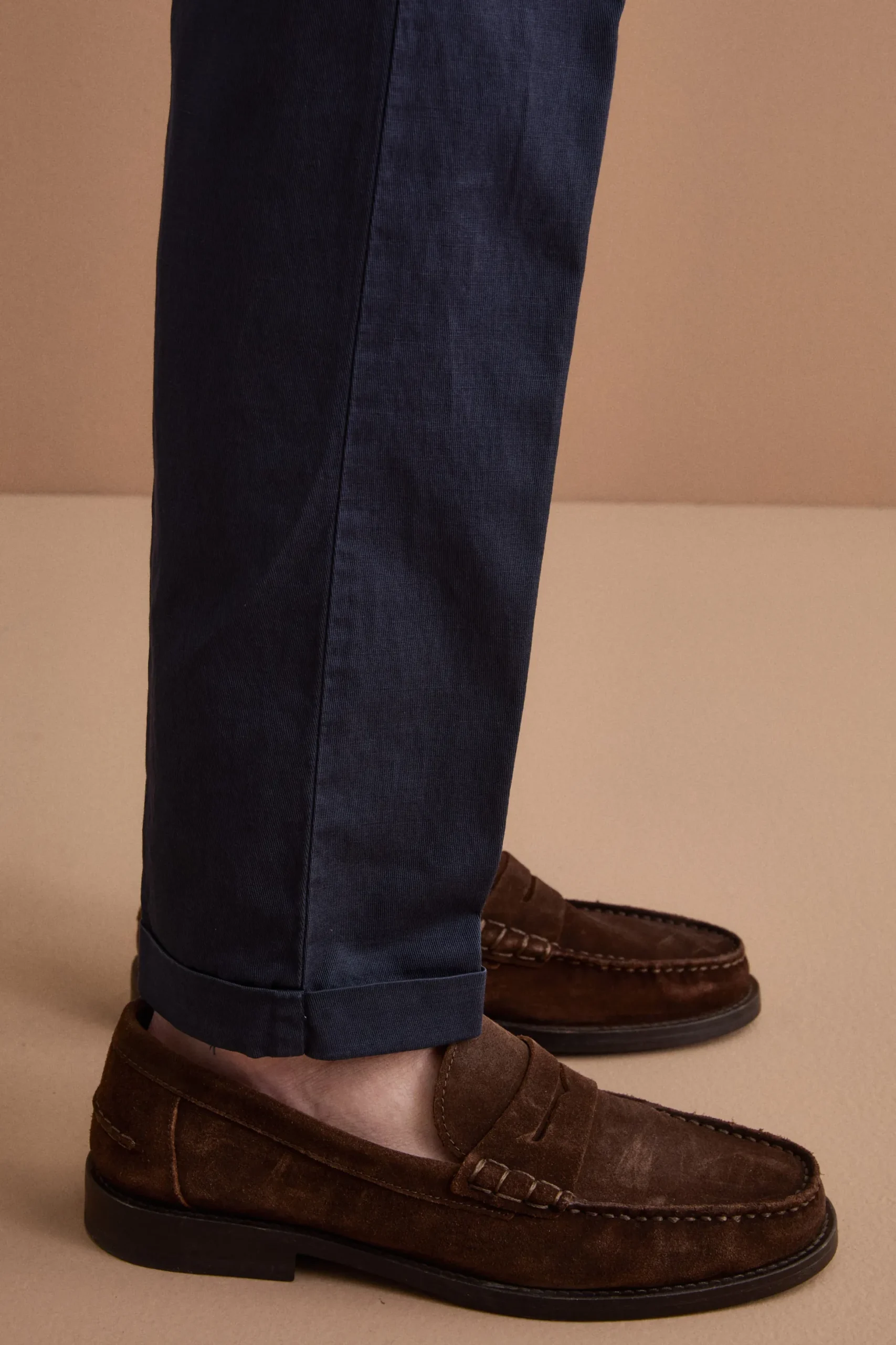 Pantalone Carrot in Misto Lino con Pinces e Risvolto - BLU