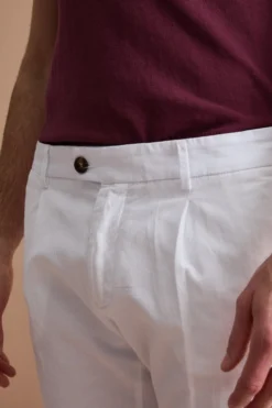 Pantalone Carrot in Misto Lino con Pinces e Risvolto - BIANCO