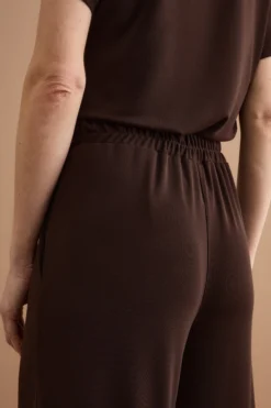Pantalone Elegante con Pinces in Jersey Crêpe - CIOCCOLATO