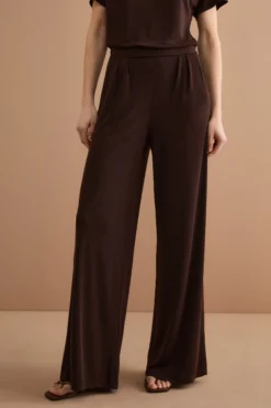 Pantalone Elegante con Pinces in Jersey Crêpe - CIOCCOLATO