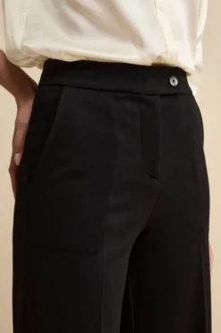 Pantalone Largo con Risvolto e Pieghe - NERO