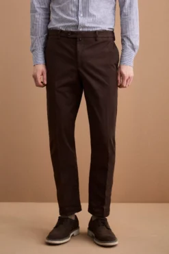 Pantalone Regular Fit in Gabardina di Cotone - MARRONE