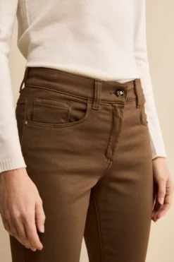 Pantalone Slim Fit in Misto Cotone - MARRONE