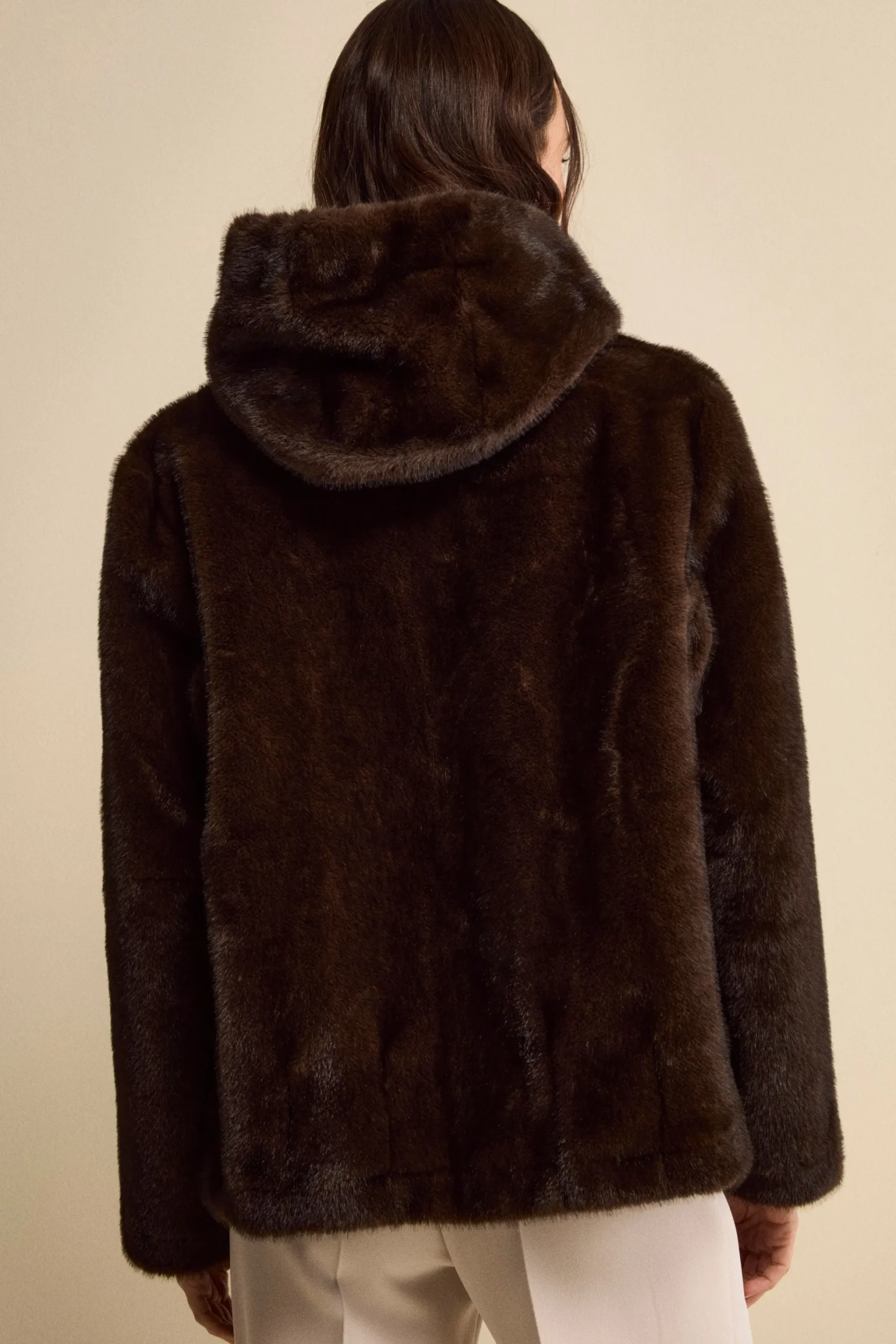 Pelliccia con Zip e Cappuccio - T.MORO