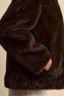 Pelliccia con Zip e Cappuccio - T.MORO