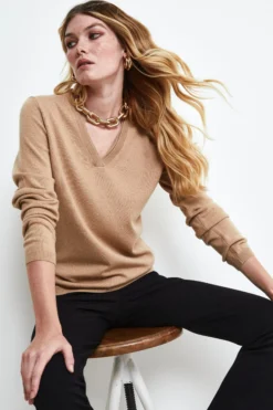 Pullover scollo a V in seta e cashmere - BEIGE