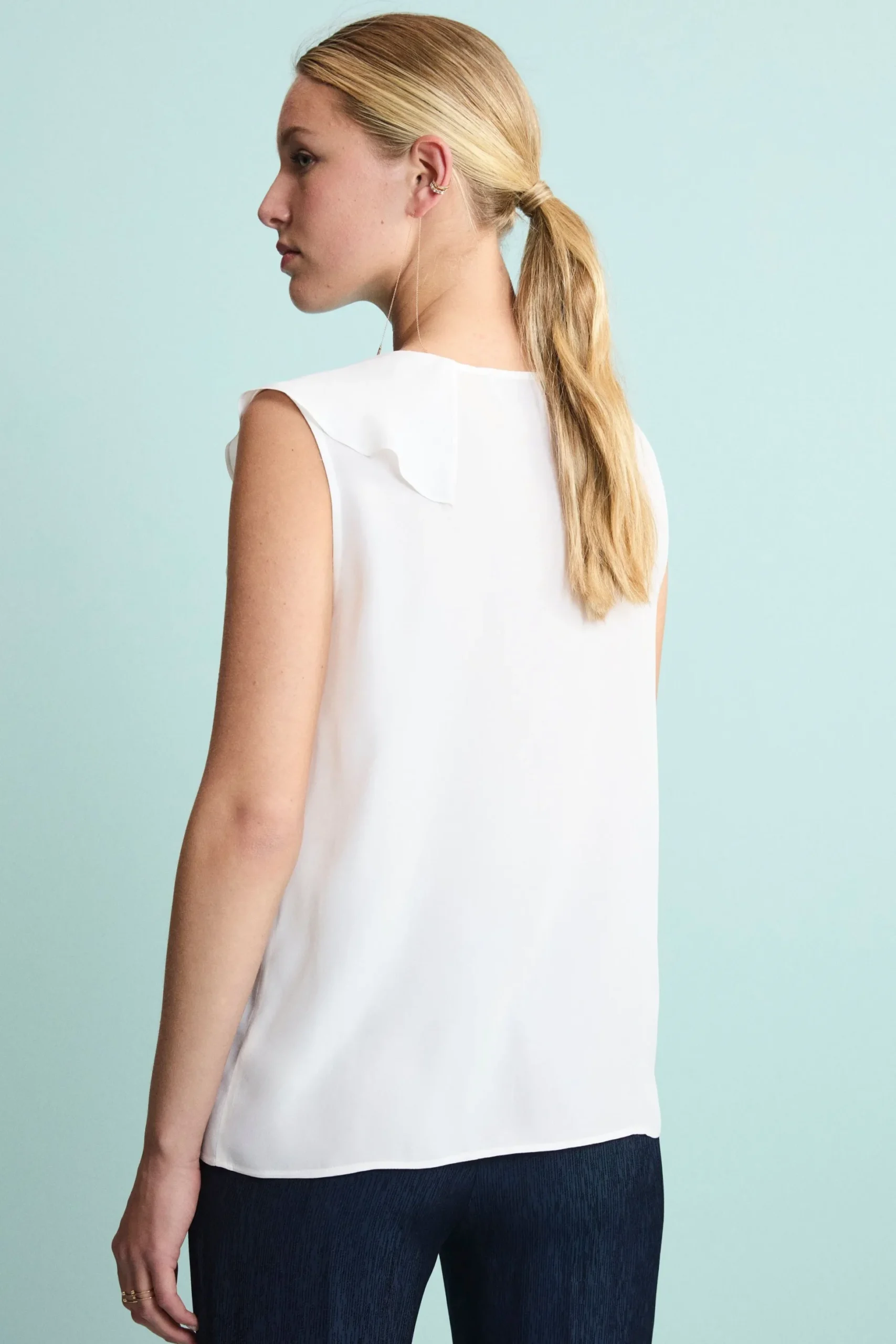 Top Elegante con Volant in Misto Seta - PANNA