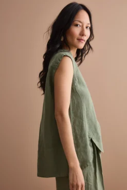 Top Smanicato in Lino con Scollo a V - VERDE MILITARE