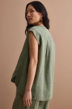 Top Smanicato in Lino con Scollo a V - VERDE MILITARE