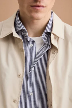 Trench Corto Foderato con Collo a Camicia - LATTE