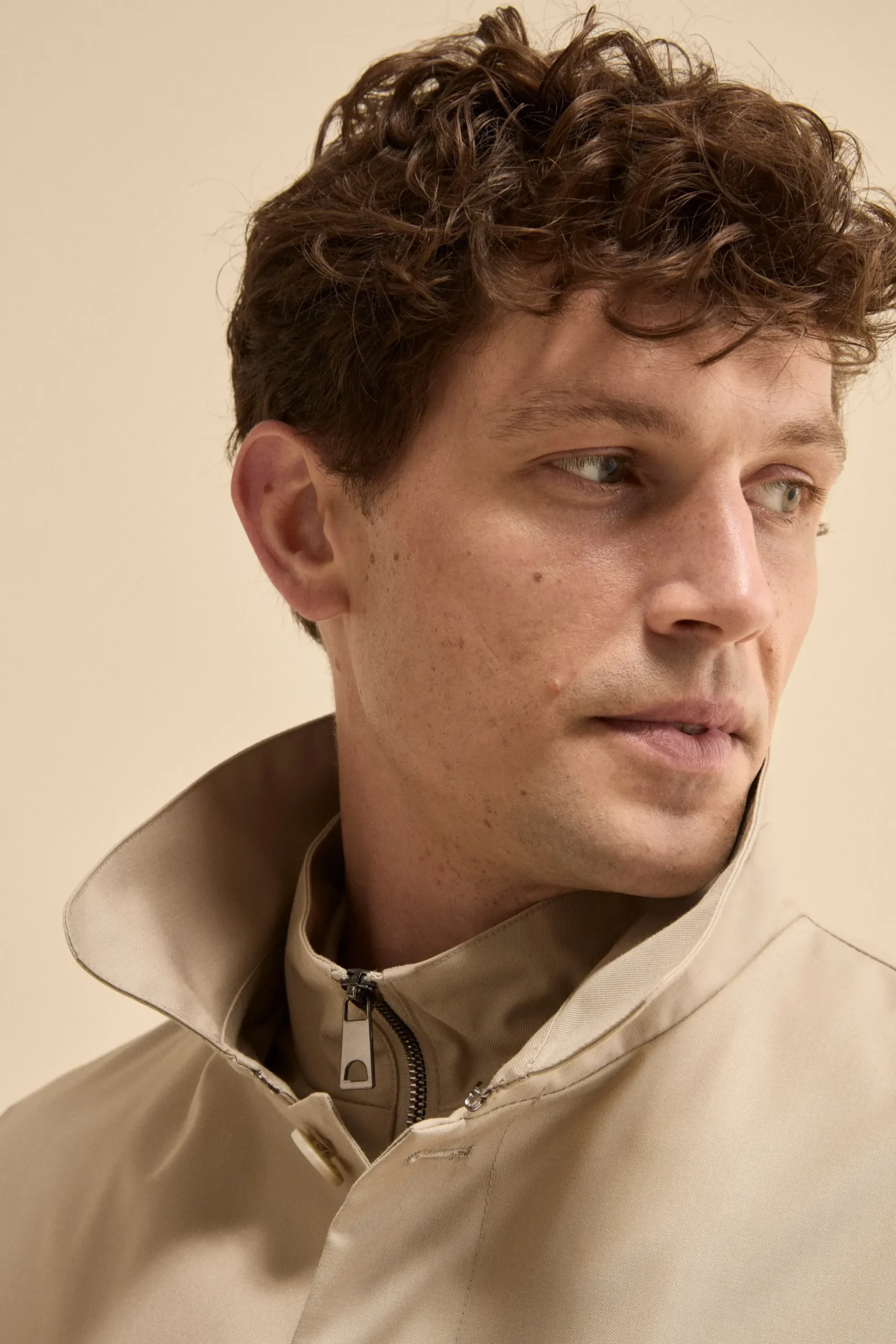 Trench Impermeabile con Pettorina - BEIGE